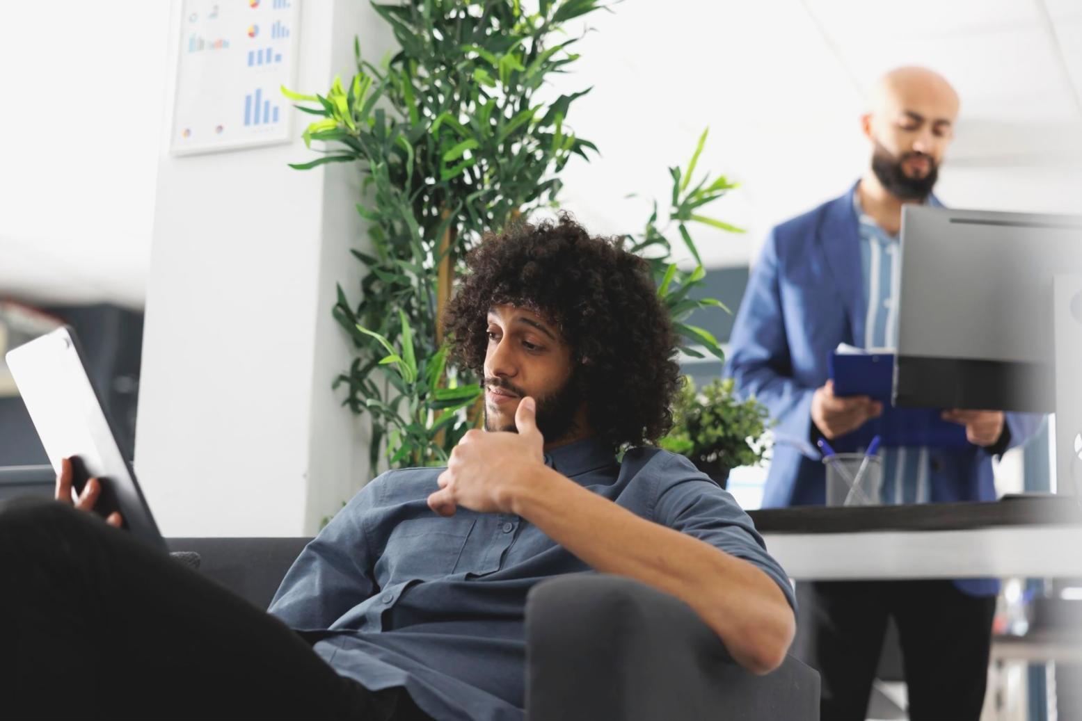 Equipo de desarrollo metodológico trabajando en mejoras continuas